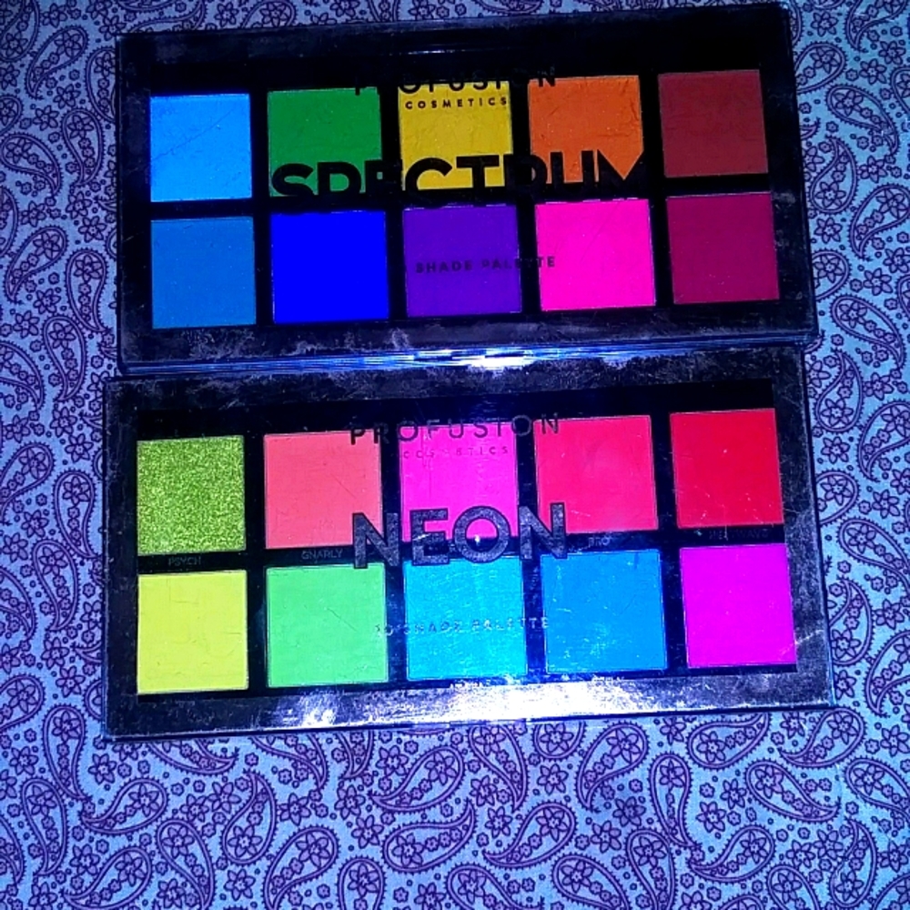 Brand new name brand eyeshadow palettes